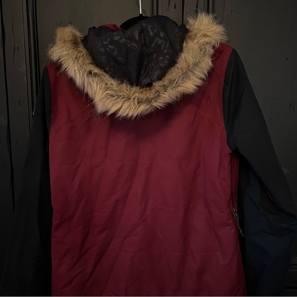 Volcom Women's Fawn Insulated Jacket, Size M, Scarlet - Picture 8 of 10